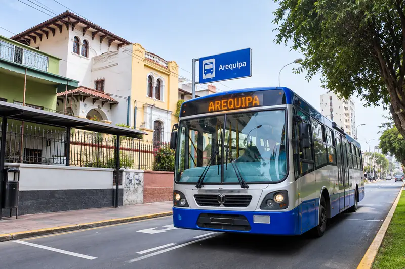 Paradero del Corredor Azul en Av. Arequipa